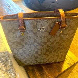 Women’s coach purse